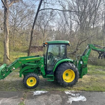 John Deere 4052 tractor with backhoe and loader